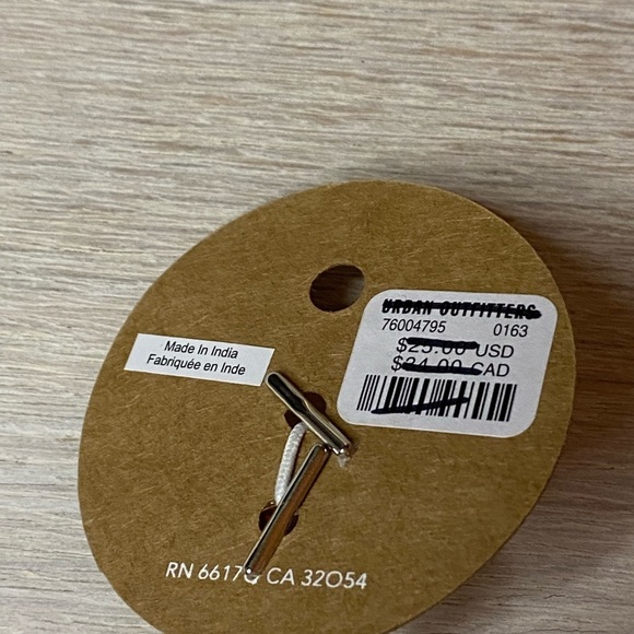 *Urban Outfitters 7 Piece Ring Set - Picture 3 of 8